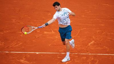 Novak Djokovic crushes Grigor Dimitrov at Roland Garros
